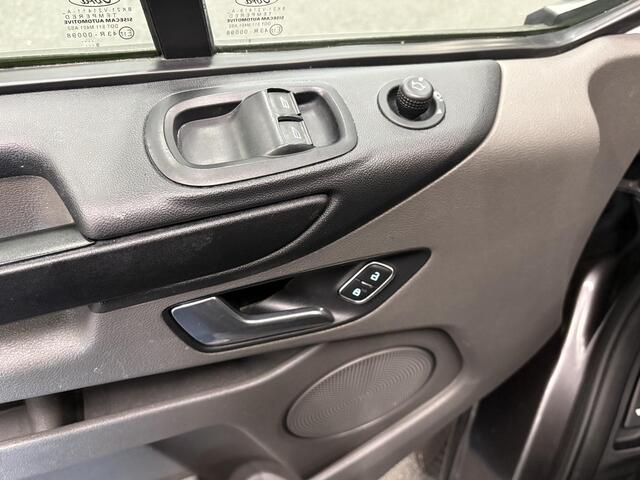 Ford Transit Custom rend Automaat Airco Cruise Control Parkeersensoren voor & Achter Trekhaak