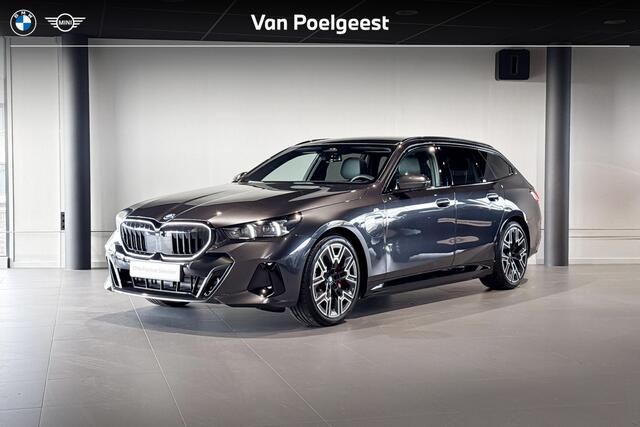 BMW 5 Serie e xDrive | M Sport Pro | Bowers & Wilkins | Iconic Glow | Glazen Panoramardak | Trekhaak |