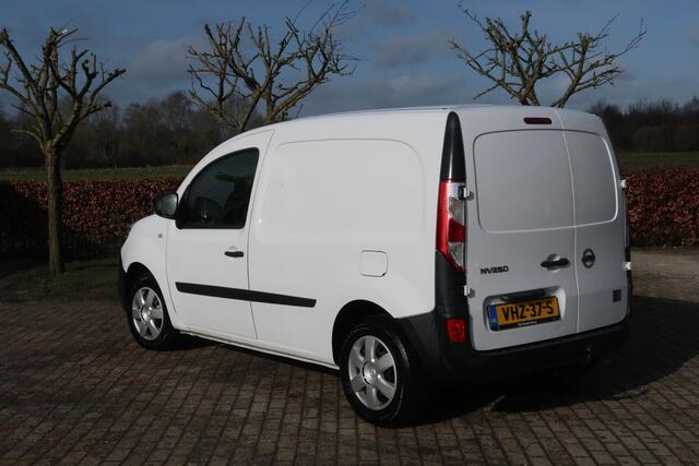 Nissan NV250