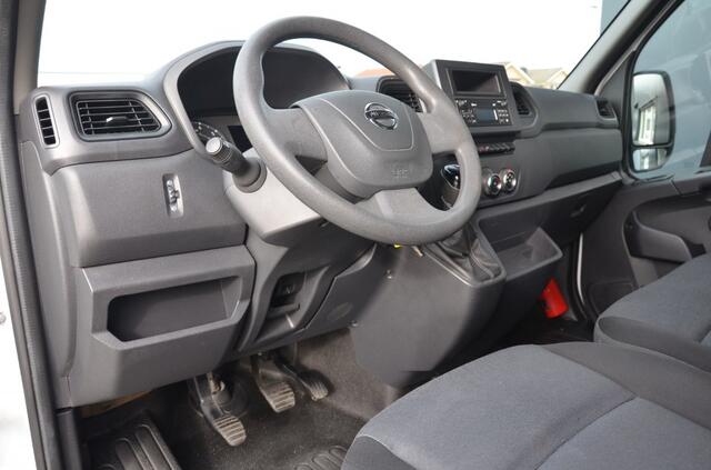 Nissan Nv400