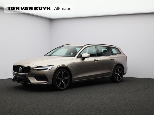 Volvo V60 Plug-in hybrid AWD Core Business Ed. / Stoel-, stuurwiel- & achterbankverwarming / 360 camera / Harman Kardon / BLIS
