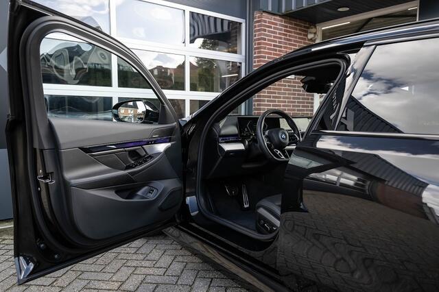 BMW 5 Serie M Sport Pro | Harman/Kardon | Driving Ass. Plus. | Camera | Iconic | Trekhaak | 19' Inch |