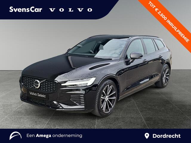 Volvo V60 ug-in hybrid AWD Plus Dark | Trekhaak | Verwarmde voorruit | Sportstoelen | 360 graden camera |