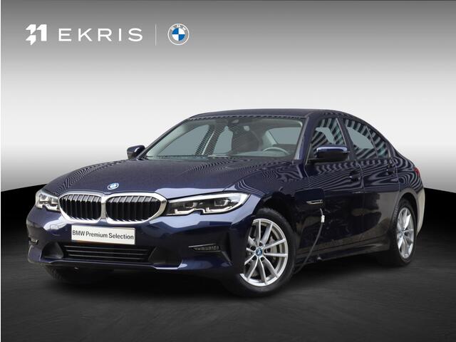 BMW 3 Serie | High Executive | Sportstoelen | Verwarmbare Voorstoelen | Hi-Fi | Adaptive LED | Parkeersensoren | Climate Control 2-Zone | 17'' LMV