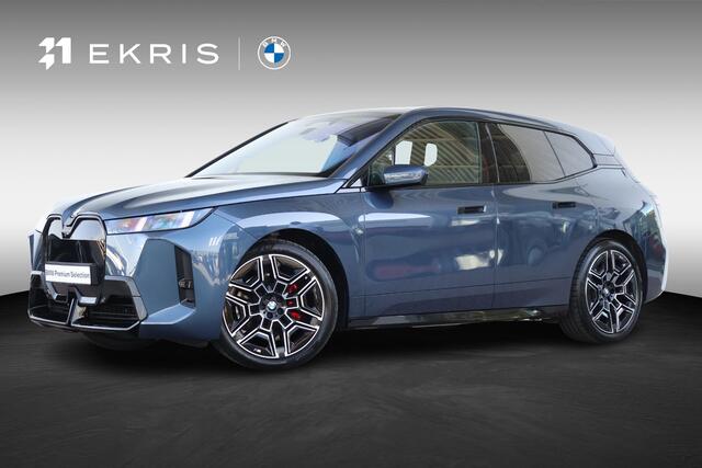 BMW iX 60 112 kWh / Sport Pro Pakket / Skylounge / Stoelventilatie / Harman Kardon / Driving Assistant Professional /