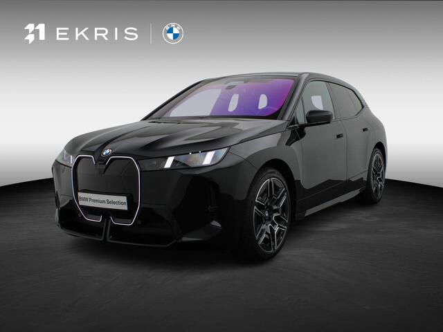 BMW iX 60 112 kWh M Sportpakket Pro | Stoelventilatie | Driving Assistant Prof | Harman/Kardon | panoramadak Sky | 22"