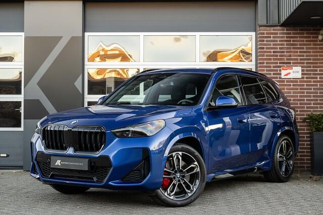 BMW X1 20i M Sport Pro | Shadow | Driving Ass. Plus | Comfort Access | Adaptive LED | Sportstoelen | 19' Inch |