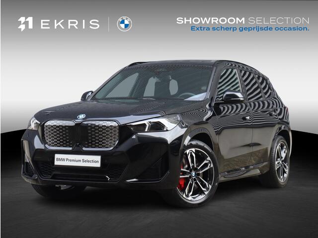 BMW iX1 0 | M Sportpakket Pro | Panodak | Head-Up | Trekhaak | Harman Kardon | Elektr. Stoelen | Parking Assistant Plus | Driving Assistant Plus | Comfort Access | 19'' LMV