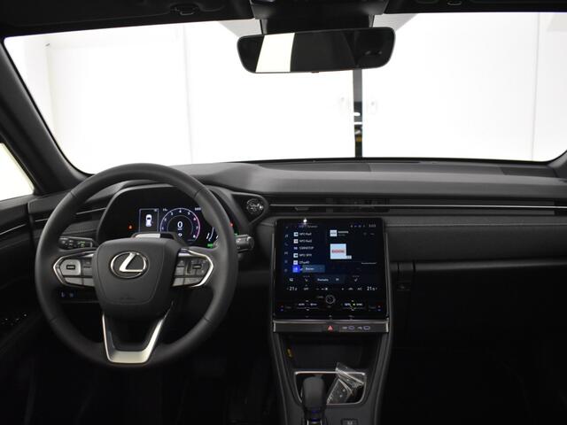 Lexus LBX