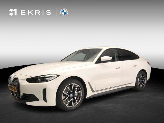 BMW i4 oupé eDrive40 | LED | Leder | HUD | Sportstoelen | Stoelverwarming | Achteruitrijcamera | DAB | Alu 18 inch