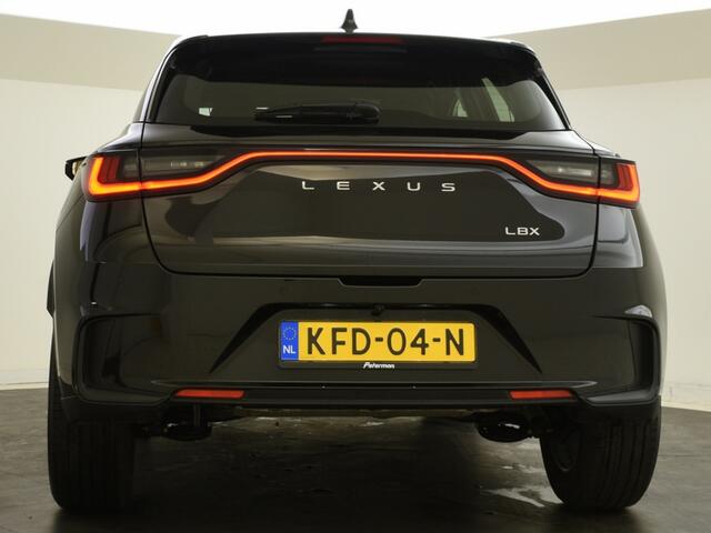 Lexus LBX