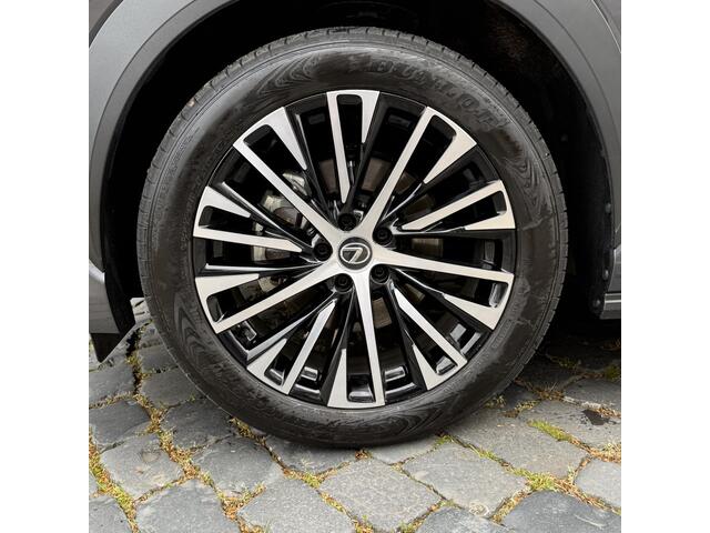 Lexus RZ