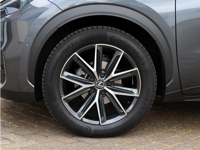 Lexus LBX