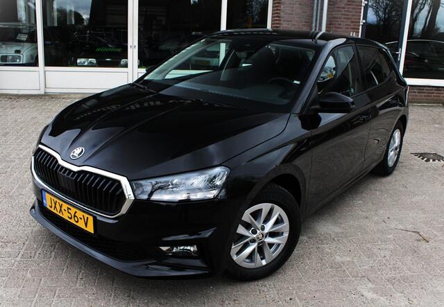 Skoda Fabia play, Volledig digitaal, Achteruitrijcamera, NAVI, Stoelverwarming, CC, LED, Keyless, Parksens. V en A, 15" LMV