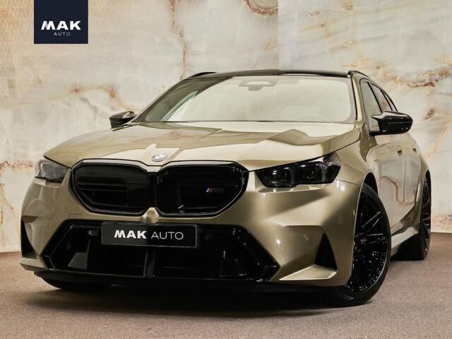 BMW M5 g V8 M Hybrid , Sonderlackierung, Ultimate Package, ceramic, pano, B&W, 21", stl.ventilatie, memory, carbon, leder, privacy