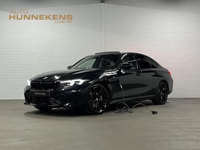BMW 3 Serie t | Open dak | Adapt. cruise | Trekhaak | Head-up | Stoelverwarming | Sfeerverlichting | Carplay | Leder