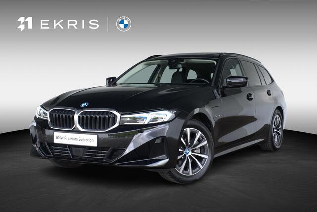 BMW 3 Serie e | Achteruitrijcamera | Innovation Pack | Panoramadak | Stoelverwarming | Active Cruise Control | 17''