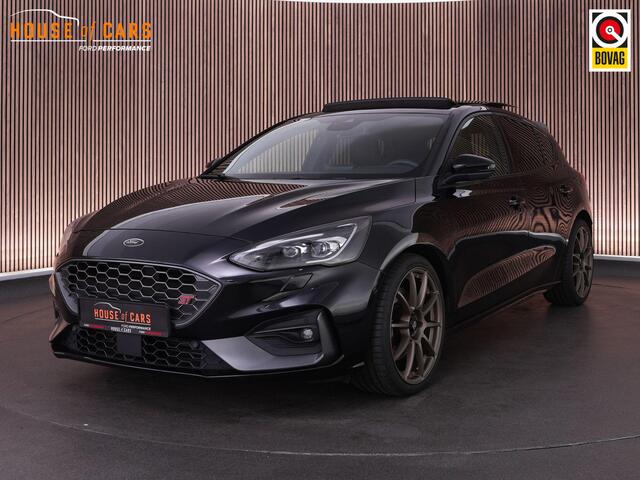 Ford Focus 80pk |dealer onderhouden|19" sparco|panoramadak|head-up|B&O|adaptive LED|Apple carplay|parkeercamera|adaptive cruise control|winterpack|