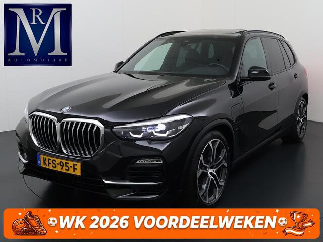 BMW X5 45e High Executive VAN: 55.900,- VOOR: 51.877,- UW WKVOORDEEL: 4.023,- | HARMAN KARDON| ELEK. TREKHAAK|ELEK. SCHUIF/ KANTELDAK| ACHTERBANK VERWARMING| HEAD-UP DISPLAY| DODE HOEK SENSOR| CAMERA| ACHTERAS BESTURING