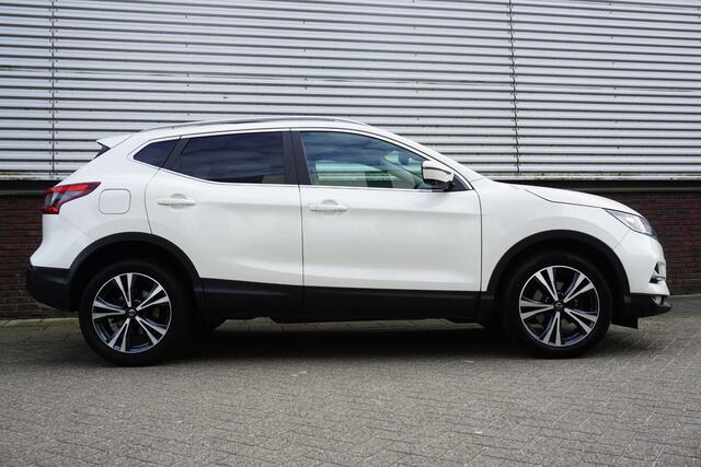 Nissan Qashqai K N-Connecta/360Camera/Panodak/ 18Inch LMV/Goed onderhouden.