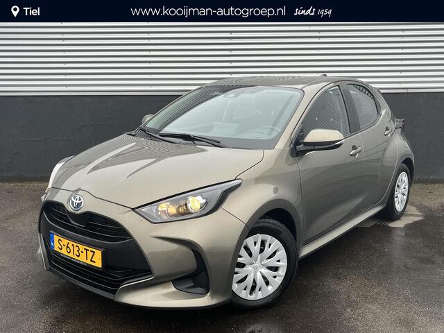 Toyota Yaris ctive NL-auto! Apple CarPlay/Android Auto Navigatie, Achteruitrijcamera, Adaptieve cruise control, Climate control, Nieuw geleverd en dealeronderhouden