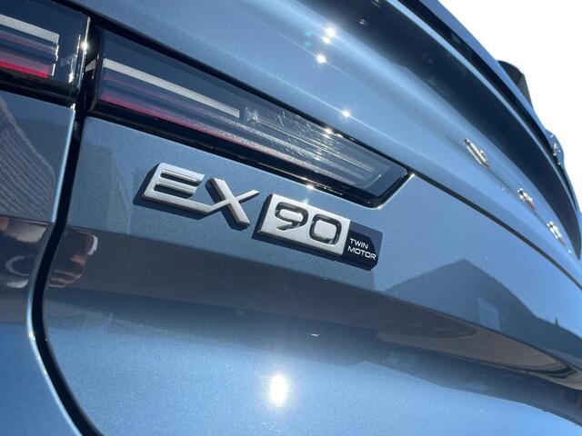 Volvo EX90