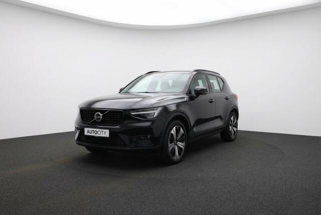 Volvo XC40 e Dark Recharge Plug-In Hybrid Pano l Leder l Harman l