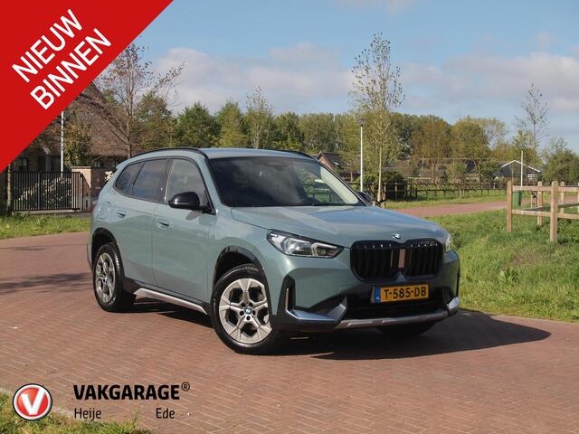 BMW X1 18i | NIEUW MODEL | Trekhaak | Sportstoelen met geheugen | Sfeerverlichting | Camera | Leer |