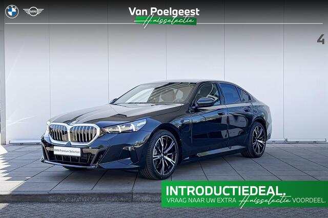 BMW 5 Serie M-Sport | Trekhaak | Glazendak | 20 inch | Driving Assistant Plus | Huisselectie