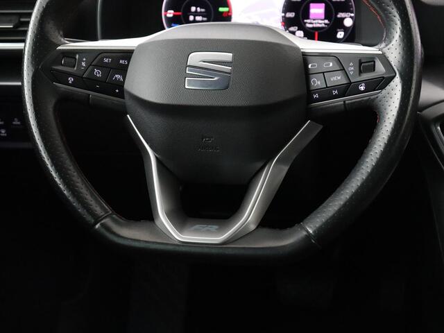 Seat Leon Hybrid PHEV FR Business Intense | Panoramadak | Stoelverwarming | Camera | Adaptive cruise | Carplay | Navigatie | Full LED | Park Assist | Climate control | Sportstoelen | Plug In
