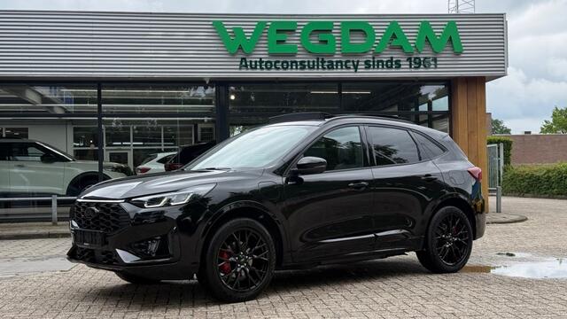 Ford Kuga ST-LINE X/ FULL BLACK en SMOKE PACK / BLUE cruise mogelijk