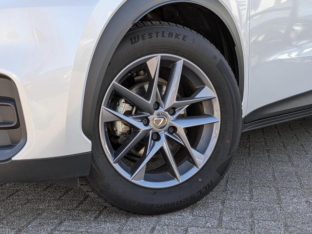 Lexus LBX