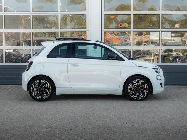 Fiat E-500 h l SOH 92,8% | Clima | Cruise | Camera | 17" | Priv. Glass | Schuif/Kanteldak | Winter Pack | BSM | Apple Carplay