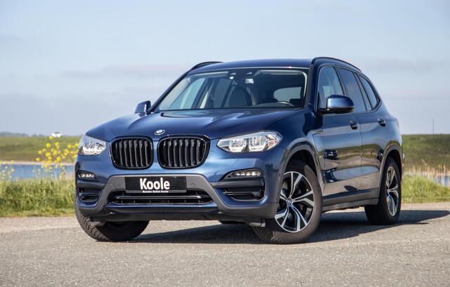 BMW X3 30e Executive BLACK LINE / PANORAMA DAK / CARPLAY / LEER / STOELVERWARMING / CAMERA