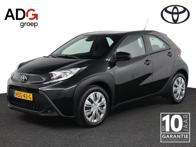Toyota Aygo MT Play | Bij aanschaf van deze auto 1e jaar gratis onderhoud ! |