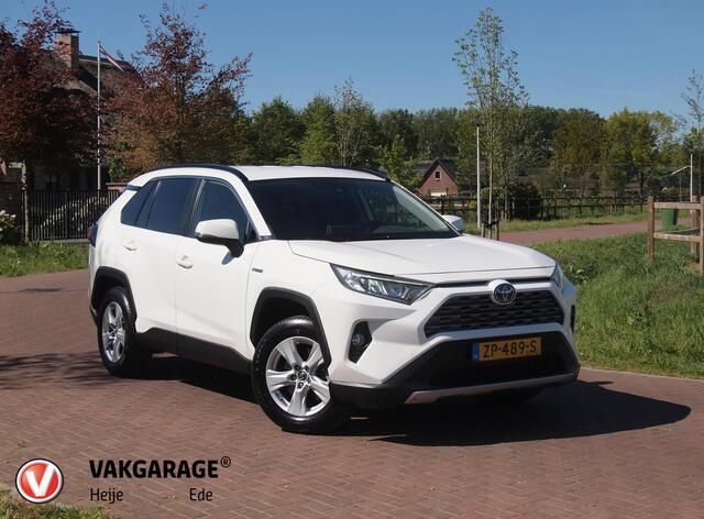 Toyota RAV4 AWD Active | Camera | Trekhaak 1650 trek gewicht | Apple Carplay | Navi | Cruise Control | NL-Auto |