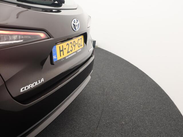 Toyota Corolla 1.8 Hybrid Business CAMERA / FULL LED / CARPLAY / CLIMA / ACC / DAB+ / NL-AUTO