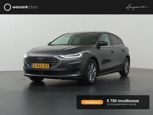 Ford Focus st Hybrid Titanium Style | Winterpack | Parkeercamera | Navigatie | Climate Control |