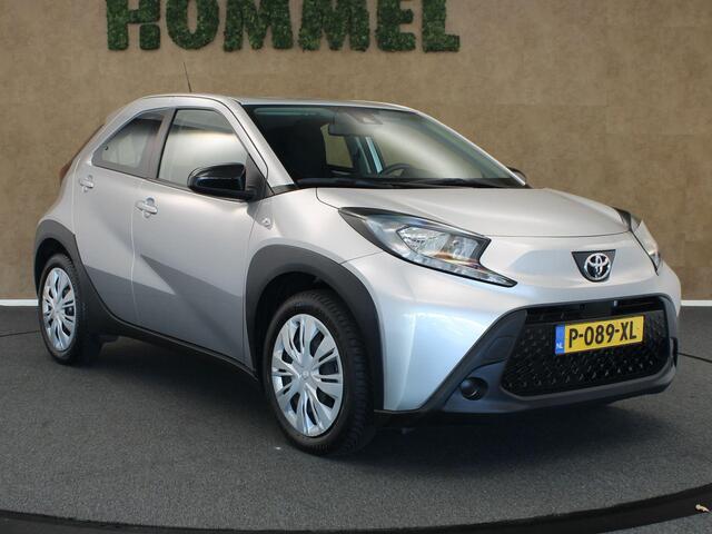 Toyota Aygo MT Play - ORIGINEEL NEDERLANDSE AUTO - TREKHAAK ( UITSLUITEND VOOR FIETSEN TE VERVOEREN ) APPLE CARPLAY/ ANDROID AUTO - AIRCO - ADAPTIEVE CRUISE CONTROL - GOODYEAR 4 SEIZOENEN BANDEN - CAMERA - LICHTSENSOR