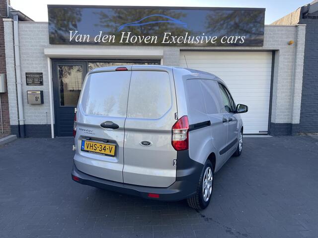 Ford TRANSIT COURIER