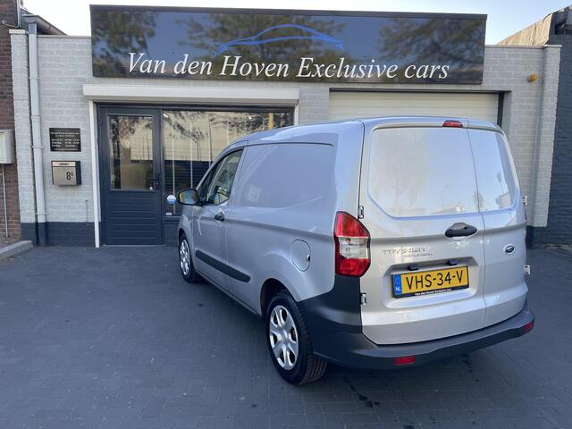 Ford TRANSIT COURIER