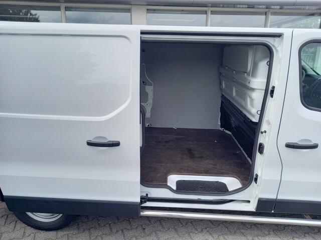 Nissan NV300