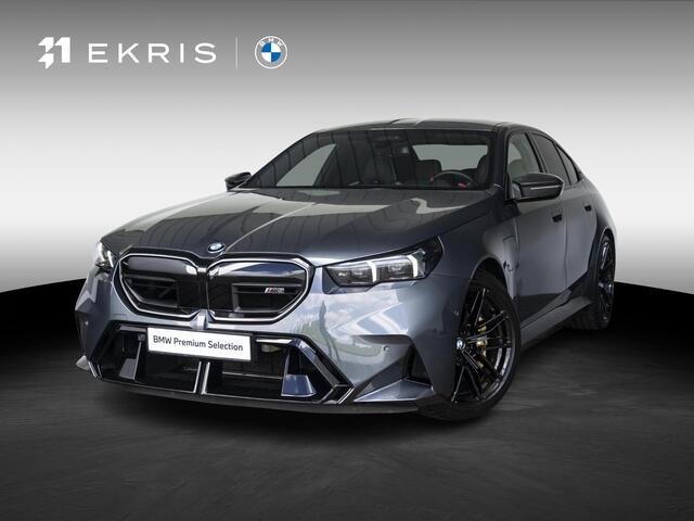 BMW M5 | M Driver's Pack | M Drive Professional | M Carbon-keramische remmen | Stuurwielrand verwarmd | Stoelventilatie | Comfort Access | Trekhaak