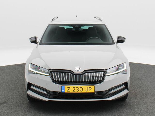 Skoda Superb I iV Sportline Business | Trekhaak | Camera | Stoel/Stuur Verwarming | Carplay | Navigatie | Climatronic | 19 Inch | 39.084 Km !!