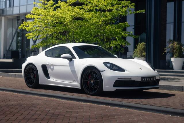 Porsche Cayman auto.
