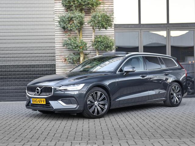 Volvo V60 in Engine AWD Inscription Schuifdak Harman Kardon Trekhaak Adaptive cruise control