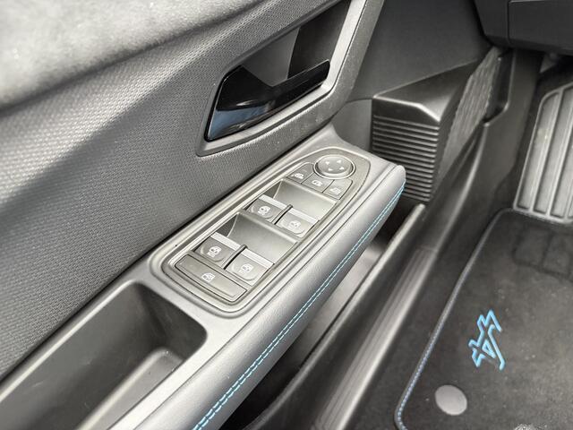 Renault Clio 60 esprit Alpine / Fabrieksgarantie tot 03-02-2031 / Cruise control adaptief met Stop&Go en stuurhulp / Airco (automatisch) / Lichtmetalen velgen 18" / Hele lage kilometers /
