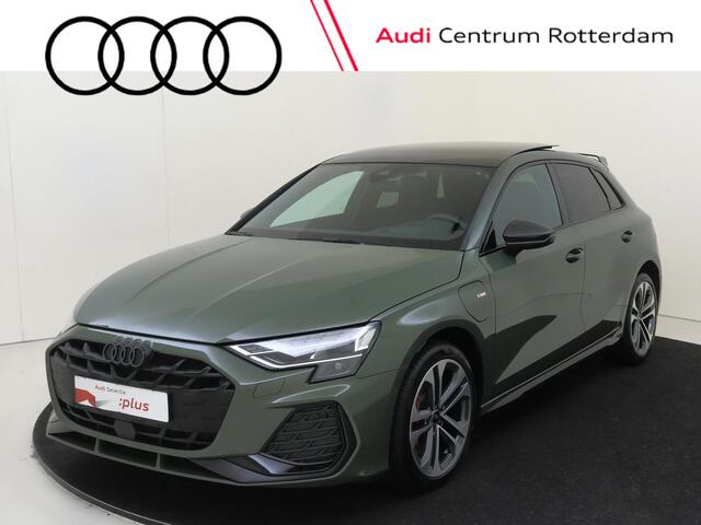 Audi A3 Sportback on Competition | SoH 100% | Panoramadak | Carbon pakket exterieur | Lederen bekleding 'Valcona' | SONOS audio | Head-up display | Parkeerassistent | Keyless | Dodehoek detectie |