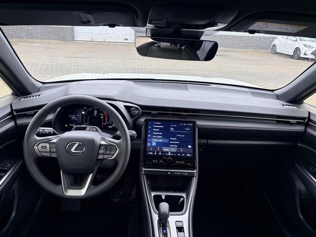 Lexus LBX