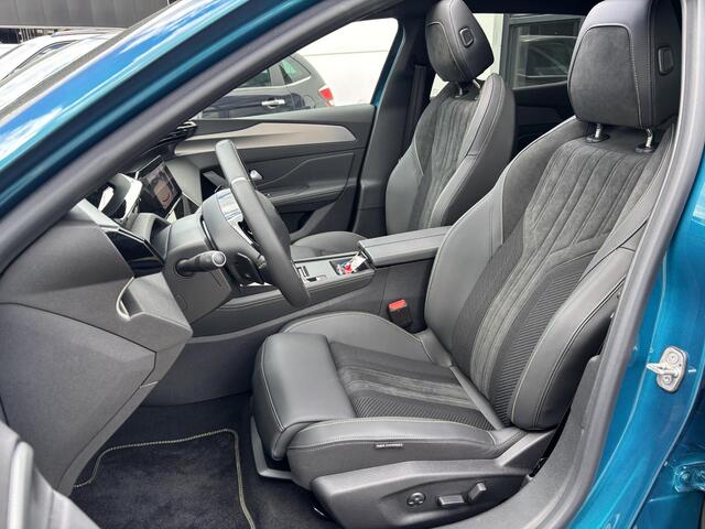 Peugeot e-408